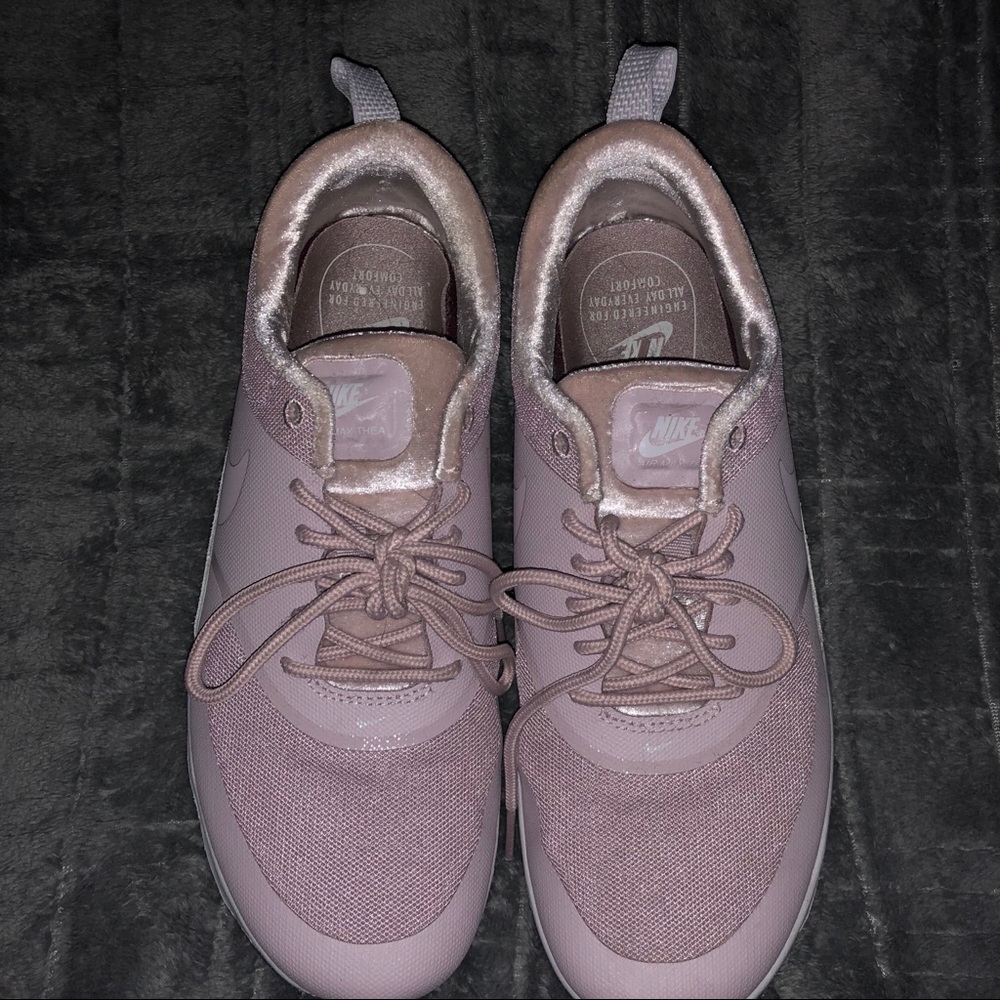 Velvet pink Nike’s